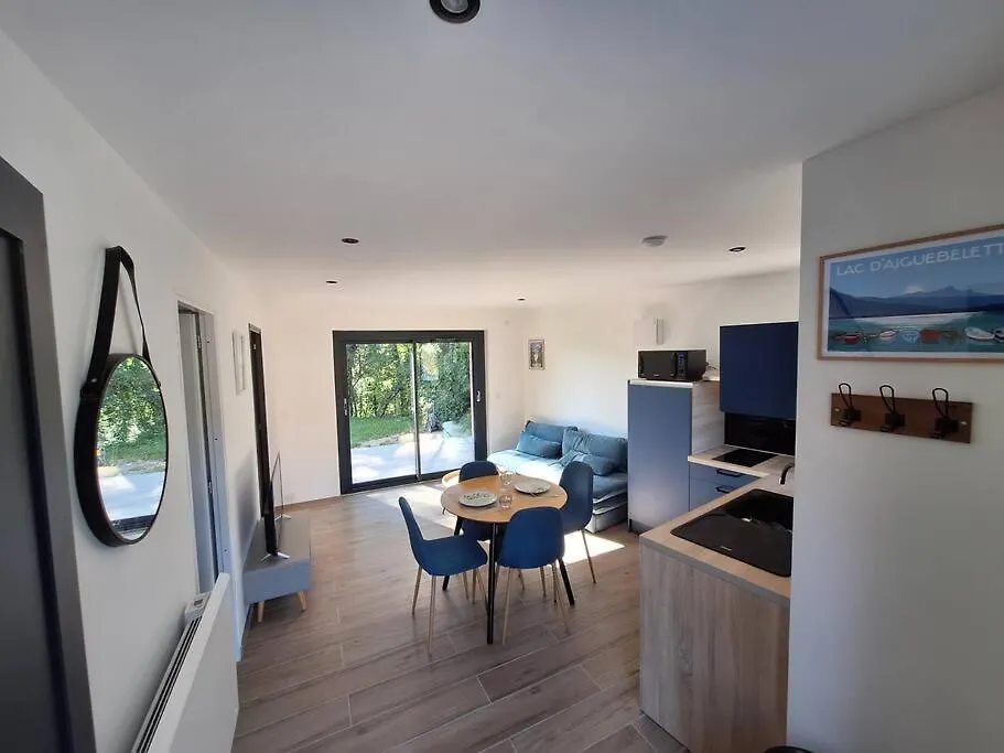 Prázdninový dům Logement Neuf A 2 Pas Du Lac La Bridoire