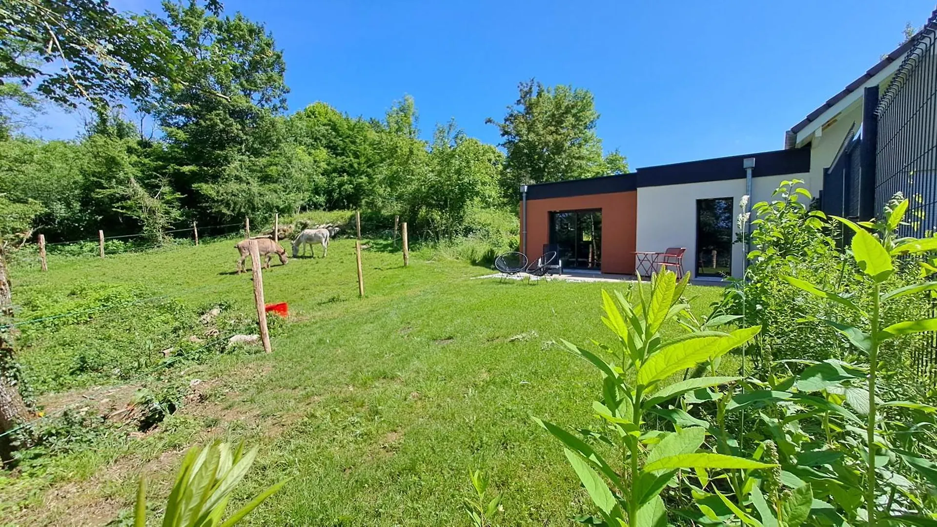 Logement Neuf A 2 Pas Du Lac La Bridoire Francie